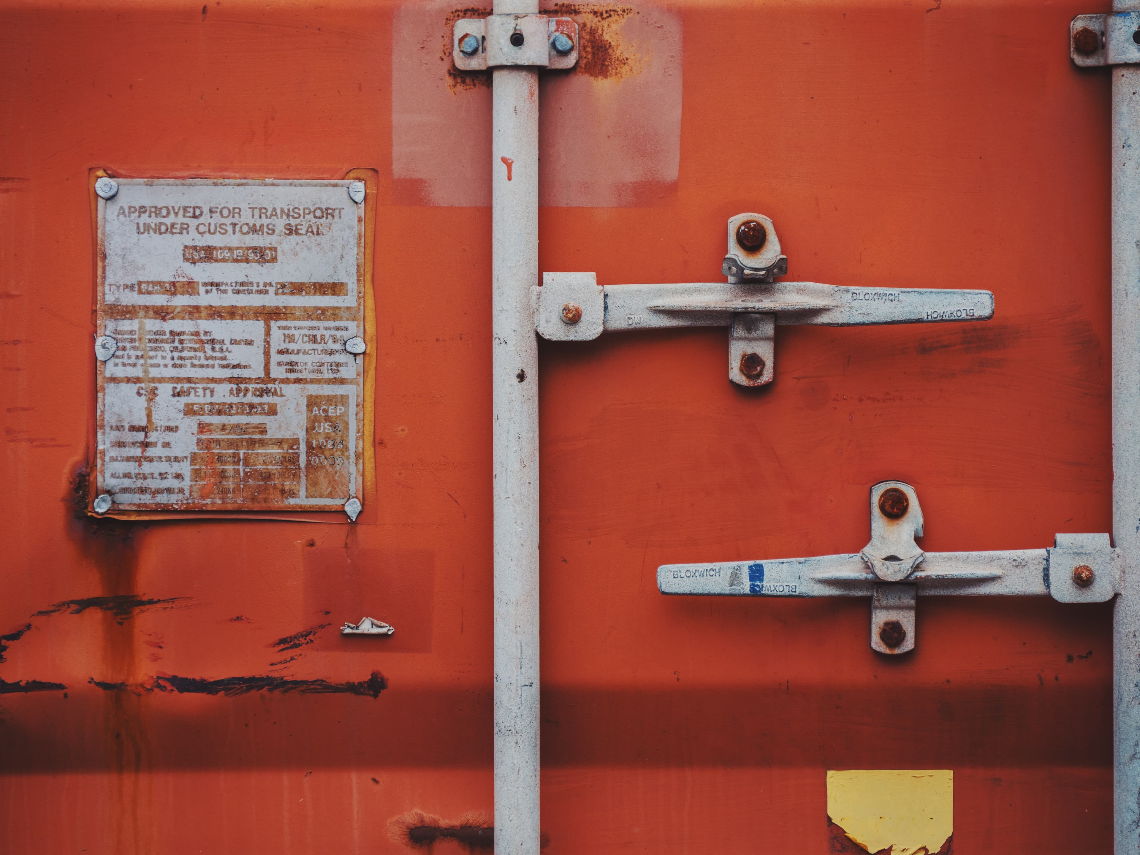 20 foot container dimensions